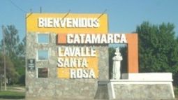 Se acercó a pedir comida y le pegó al mozo del bar