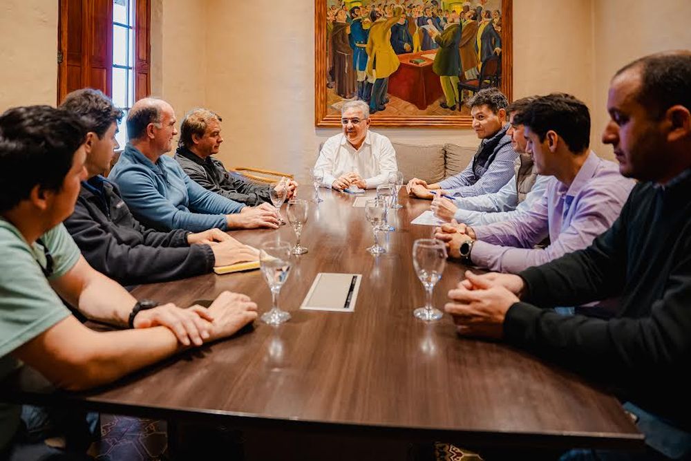Raúl Jalil se reunió con empresarios interesados en el desarrollo de proyectos productivos