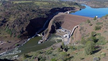 Dique Iron Gate-Rio Klamath-California