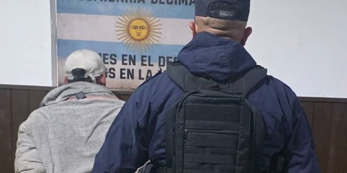 Un joven intentó prenderse fuego y roció con alcohol a los policías que intervinieron