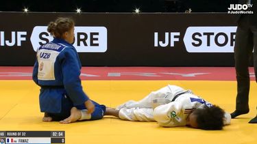 alerta en el mundial de judo: una atleta fue estrangulada por su rival y perdio el conocimiento