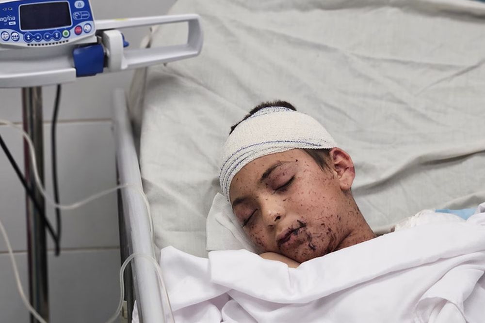 El único hijo sobreviviente de la pediatra Alaa al-Najjar