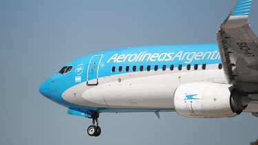 Tras meses de conflicto, Aerolíneas Argentinas y los gremios aeronáuticos alcanzaron un acuerdo