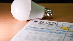 El Gobierno autorizó aumentos del 1,7% en la luz y 1,8% en el gas