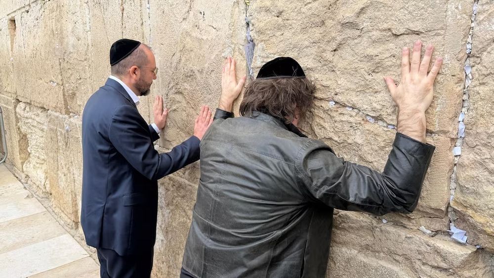 Milei. Reza ante el Muro de las Lamentaciones en Jerusalén.&nbsp;