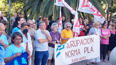 Jubilados autoconvocados volvieron a marchar en contra de las medidas de Milei