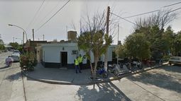 Se incendió un auto en un taller mecánico