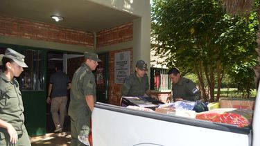 gendarmeria entrego donaciones a una escuela que apadrina
