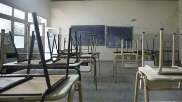 docentes exigen aumento salarial del 50%