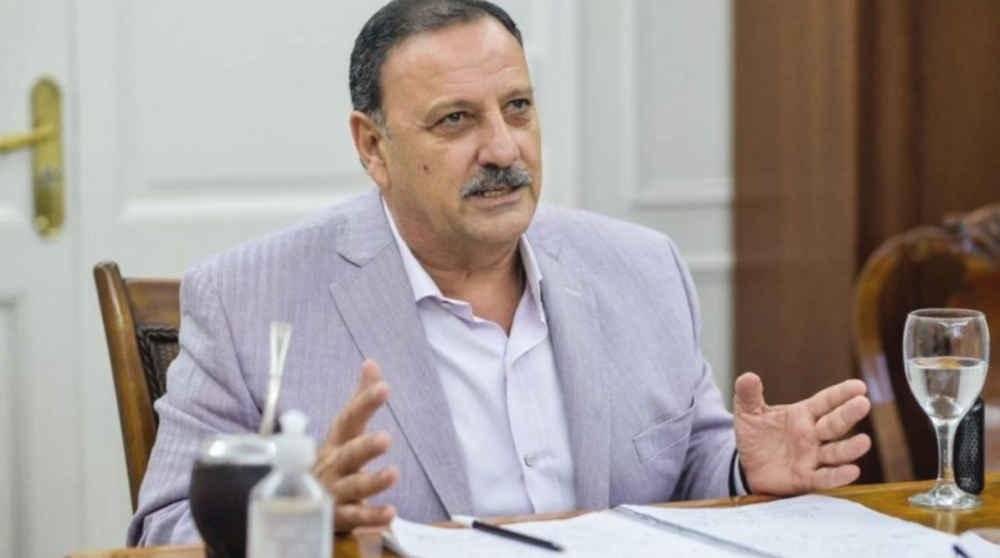 El gobernador de La Rioja, Ricardo Quintela, modificó una ley para poder cobrar una pensión vitalicia