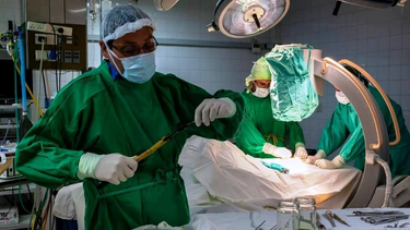 el hospital san juan bautista realizo mas de 150 cirugias en un mes