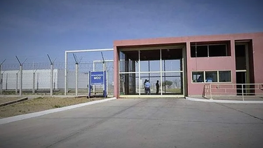 acusan a nueve penitenciarios de torturar y matar a un preso en una carcel