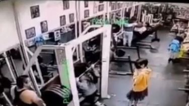 Impactante: una mujer murió al tratar de levantar 180 kilos de peso en un gimnasio