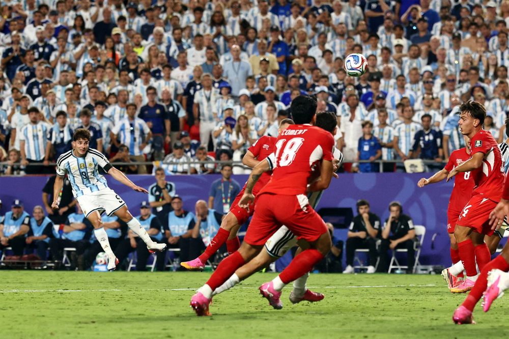 2-1 Mundial