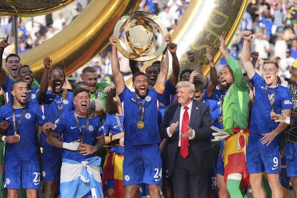 Donald Trump estuvo a cargo de la entrega del ansiado trofeo.&nbsp;