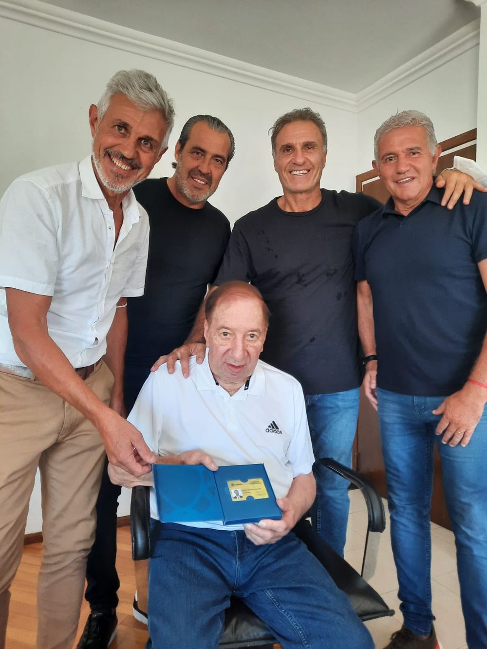 bilardo y campeones del mundo febrero 2022.jpg