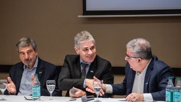 catamarca firmo convenio con y-tec ypf para instalar fabrica de baterias de litio