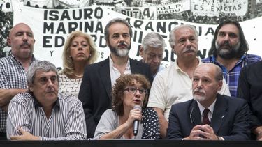 para los gremios docentes es un papelon la suspension de la firma del acta paritaria