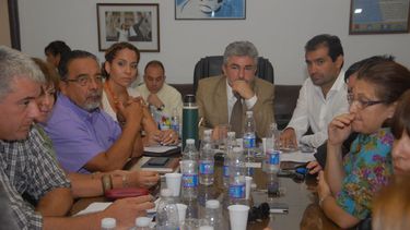 paritarias docentes: educacion convoco para manana a los gremios