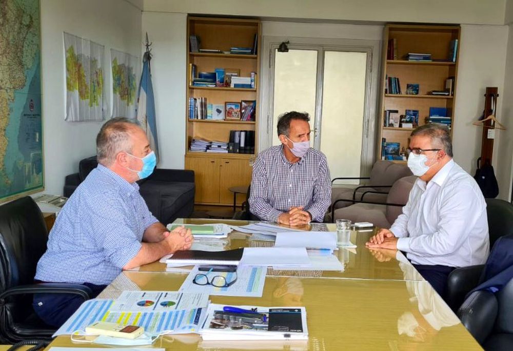 Gestiones. El gobernador Jalil pidió por la batería de obras ante la falta de&nbsp; presupuesto para este año.&nbsp;