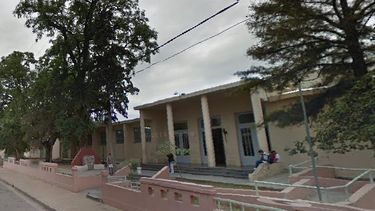 Una joven denunció que su compañera junto a tres tíos la golpeó a la salida de la escuela