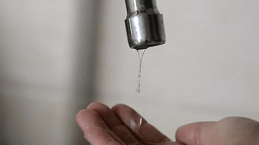 aguas de catamarca informo baja presion y falta de agua en zona oeste de la capital