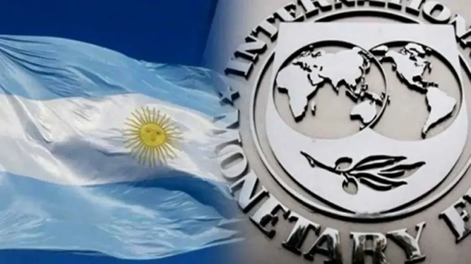 La repetición de un modelo inviable
