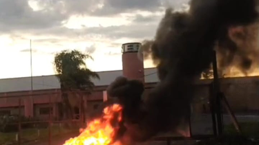 protesta en la planta de neba por el despido de mas de 30 trabajadores