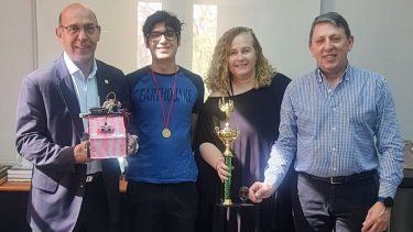 1er puesto en la categoría Sumo. Liga Nacional de Robótica