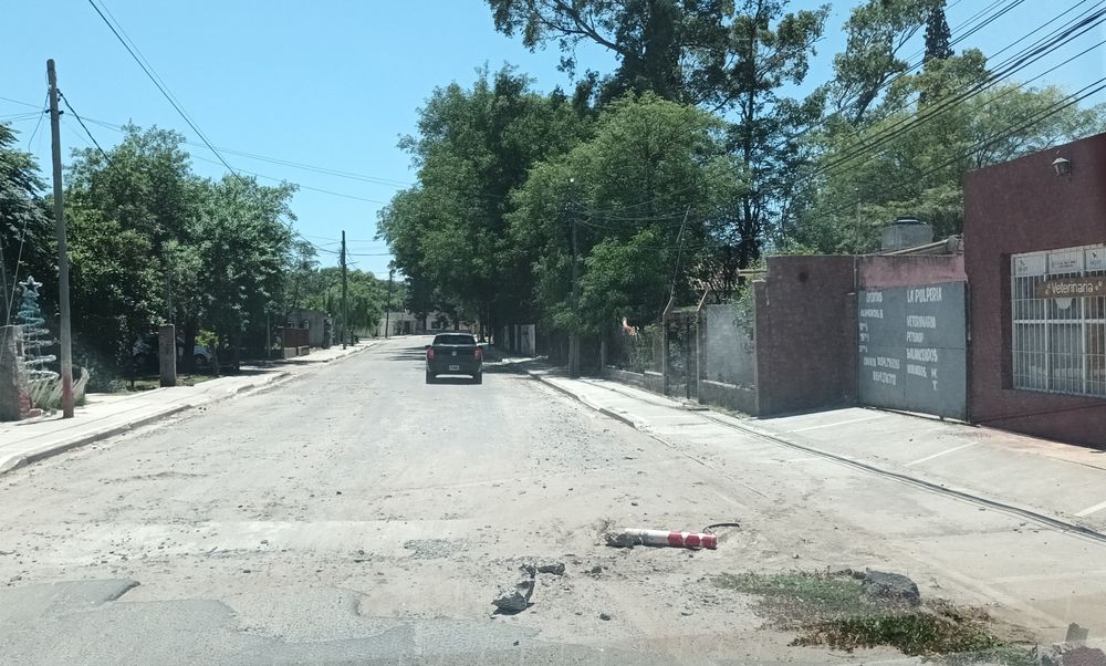 Vecinos, molestos. Exigen una urgente solución ante el estado deplorable de las calles.