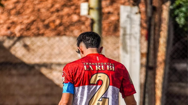 tras deber someterse a una operacion de rodilla, un jugador de villa dolores necesita colaboracion
