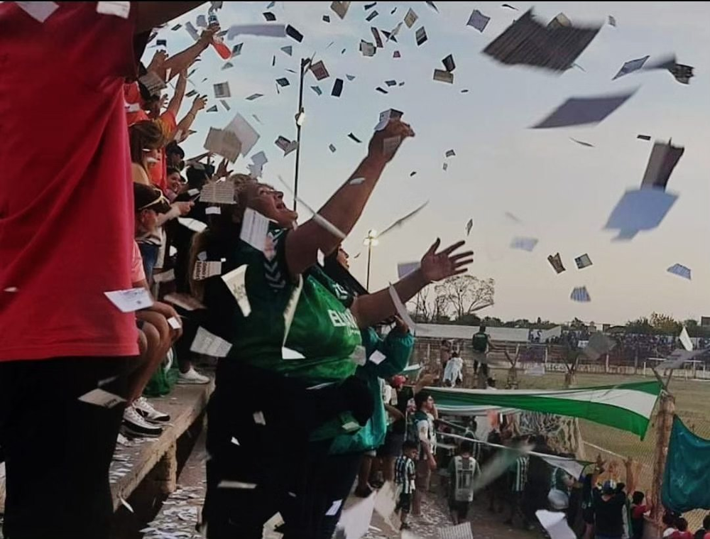 En la tribuna. La foto que eligió la cuenta de San Martín para comunicar el fallecimiento de su hincha.&nbsp;