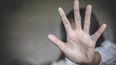 hermanos peleaban a cuchillazos con facas caseras y atacaron a su madre
