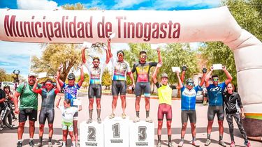 Un podio de la prueba biker en Tinogasta
