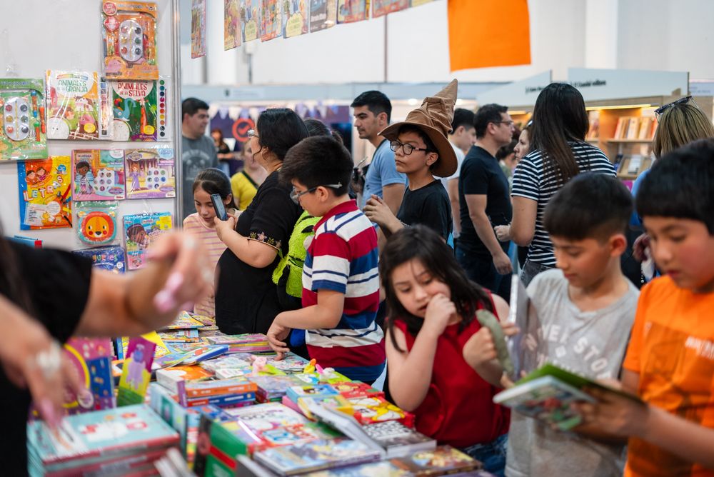 FERIA DEL LIBRO 24 - Viernes 11-17
