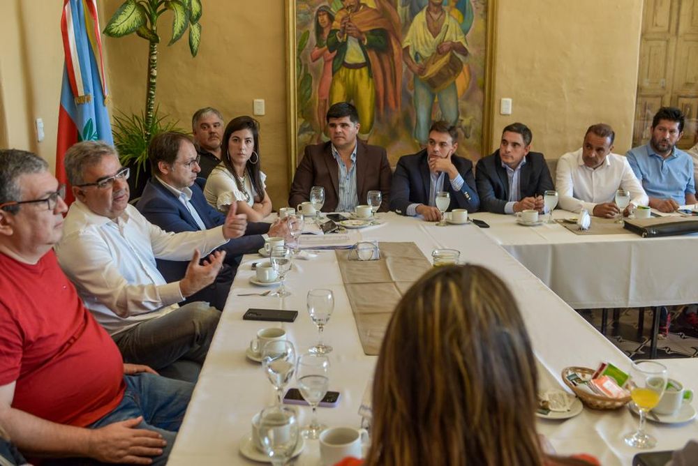 Raúl garantizó el pago de aguinaldo a los trabajadores municipales (1).jfif