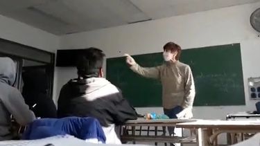 la docente suspendida culpo a un alumno macrista por el video que la incrimina