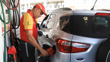 Este viernes volverán a subir los combustibles