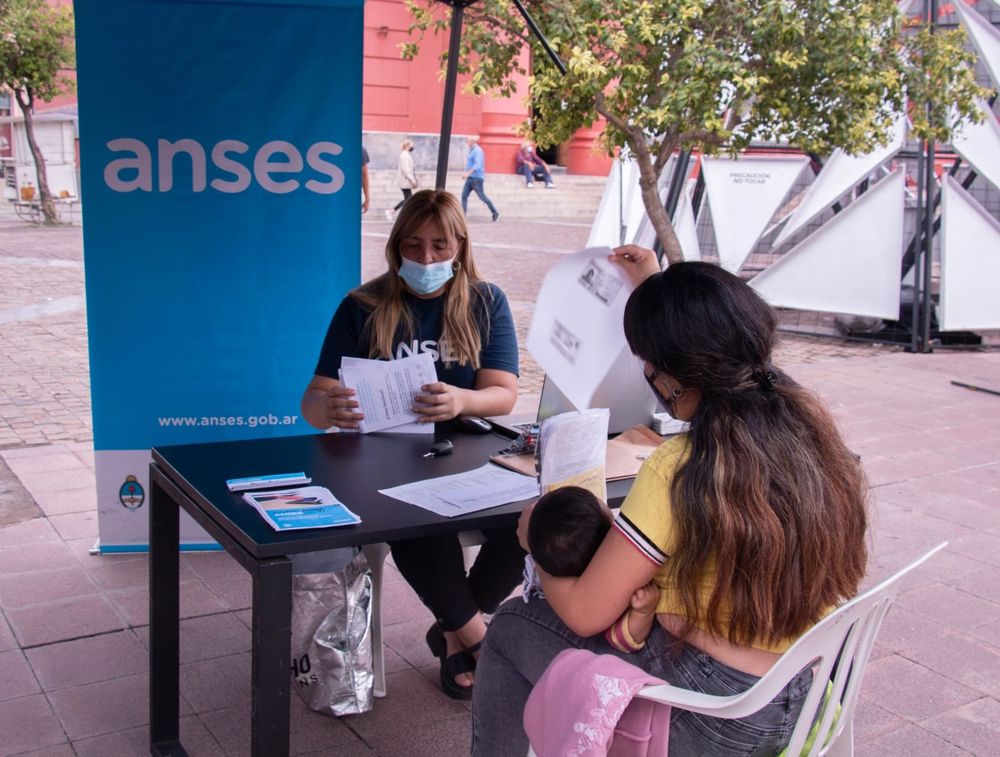 ACTIVIDADES. EN PLAZA 25 DE MAYO.