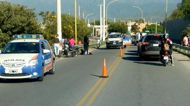 Ciclista protagonizó un accidente en el puente de Sumalao