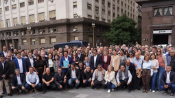 Intendentes analizan denunciar a Caputo por la retención de fondos viales Intendentes analizan denunciar a Caputo por la retención de fondos viales