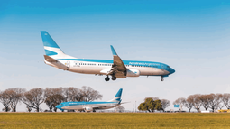 Paro de pilotos: Aerolíneas Argentinas cancela 22 vuelos y reprograma 28