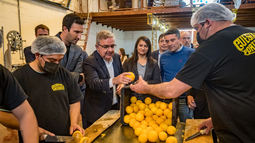Tradicional fábrica dulcera crece en el mercado nacional e internacional