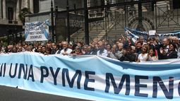 Reclamo de Pymes: cierran 25 empresas por día