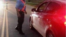Arrojaron piedras a policías en un operativo de control