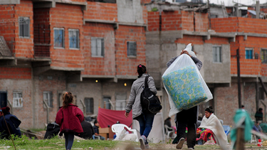 la iglesia advirtio por el empobrecimiento de la clase media ante la crisis economica