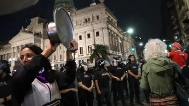 Cacerolazo en repudio al Gobierno de Milei