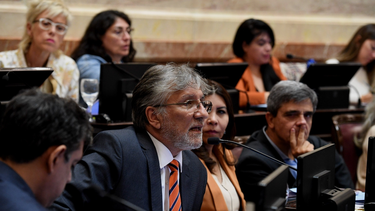 ciertos sectores que hoy te ponen una mirada critica, cuando han tenido esas crisis han ajustado por los mas debiles