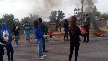 Corte de ruta por el ingreso de una familia desde Buenos Aires