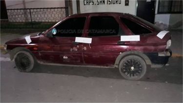 Aprehenden a tres personas, demoran a un adolescente y secuestran elementos